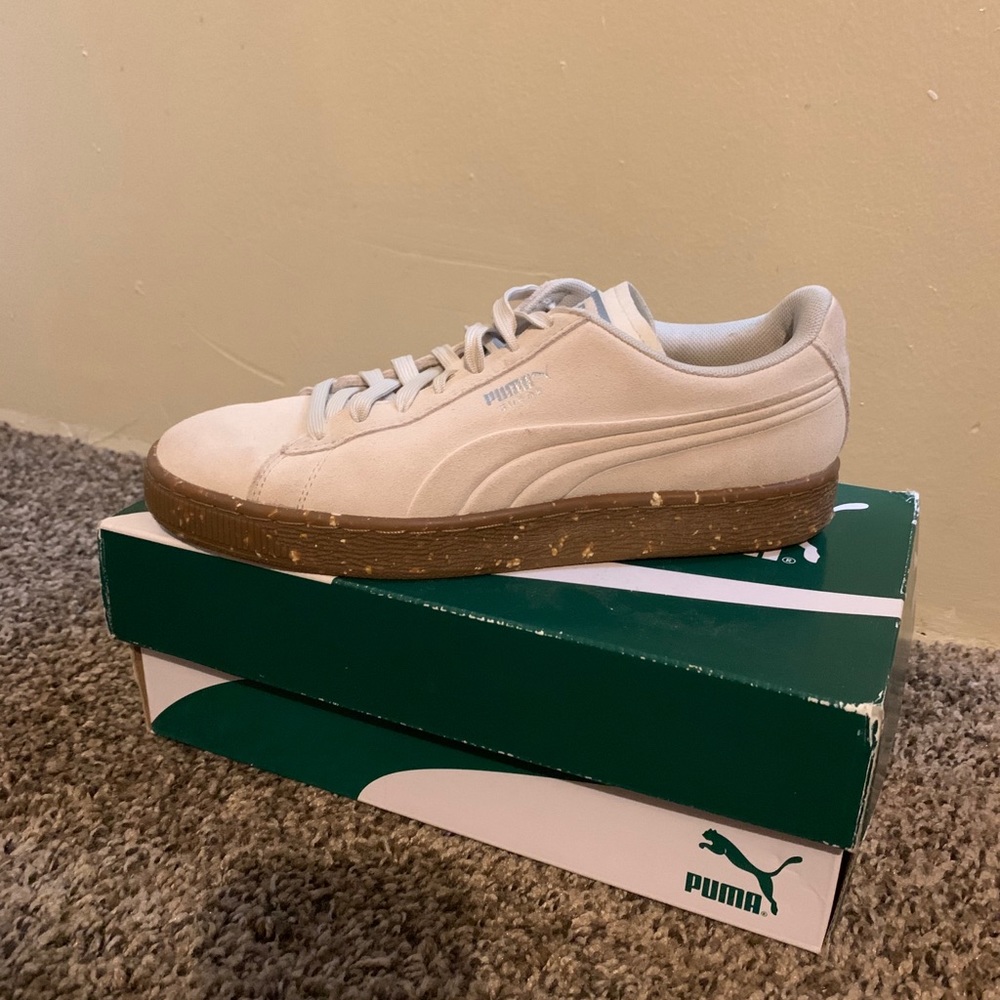 Women’s Shoes - Pumas “cream’s